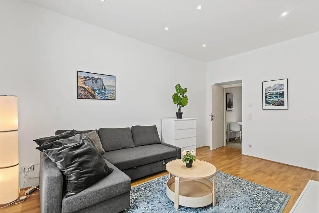 Modern Apartment Near City Center 1Br Wien 0*,